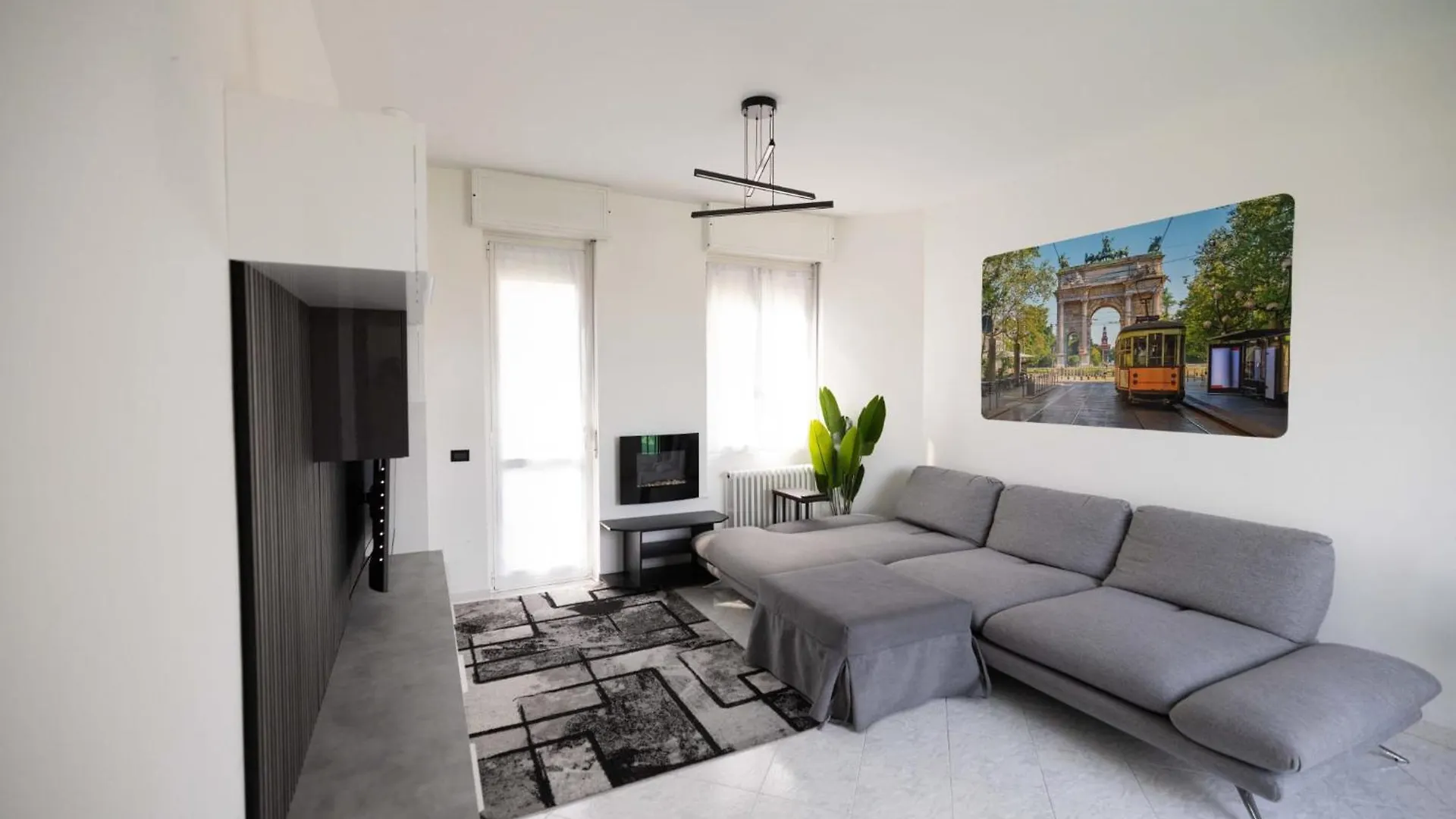 Spazioso Appartamento Con Terrazzo Navigli , Bocconi ミラノ アパート