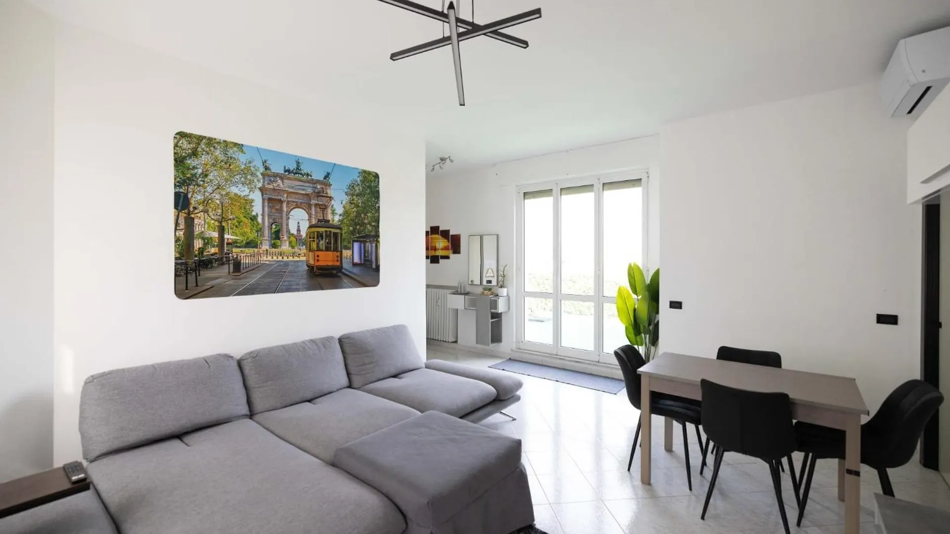 アパート Spazioso Appartamento Con Terrazzo Navigli , Bocconi ミラノ イタリア