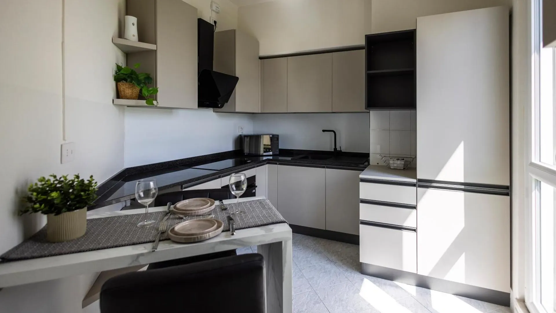 アパート Spazioso Appartamento Con Terrazzo Navigli , Bocconi ミラノ イタリア