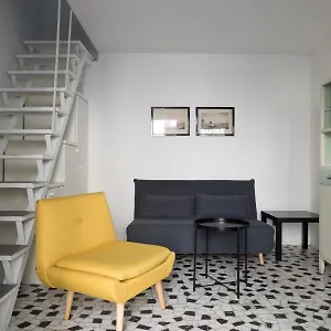Xenia - Moderno In Fondazione Prada Milano